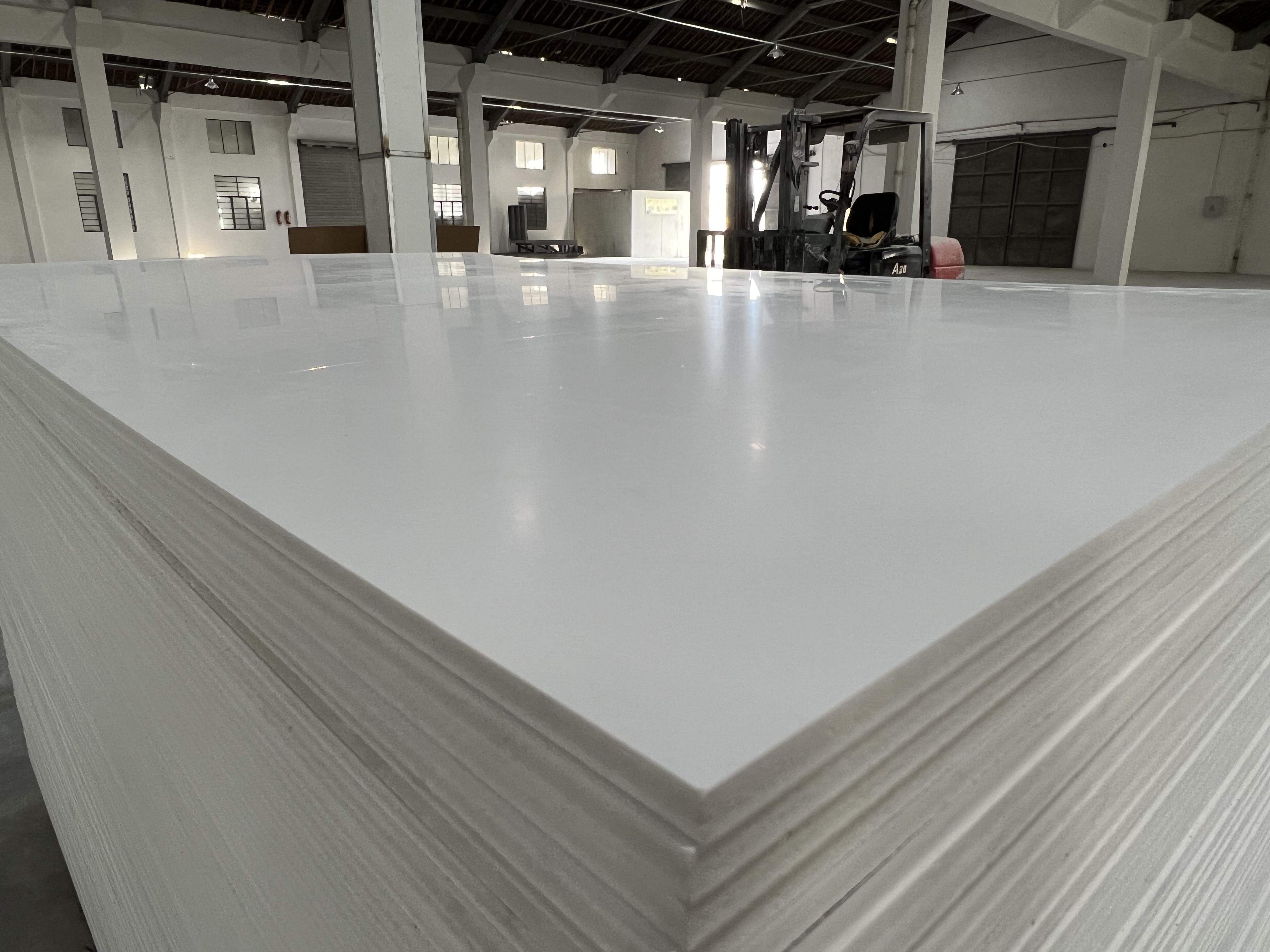 วัสดุก่อสร้างโรงงาน PVC Foam Sheet คุณภาพสูง ผนัง PVC Celuka Board